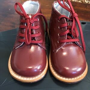 NEW JOSMO WALKER Patent Ostrich Walking Shoes Size: 3.5 toddler Color: Burgundy